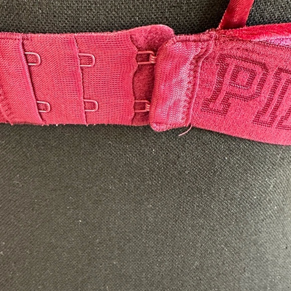 PINK Victoria's Secret Burgundy Red Crushed Velvet Unlined Bralette Sz S - Picture 4 of 6